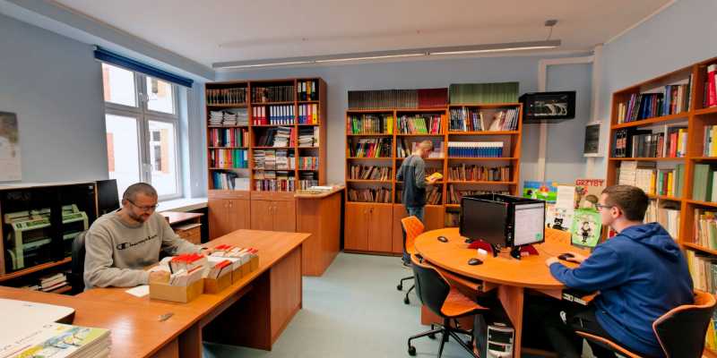 Zdjęcie miejsca "Sala 227W<br>Biblioteka czarnodrukowa, czytelnia"